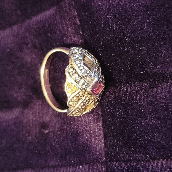 Vintage Avon Siler With Gem Stones Ring - Picture 6 of 8